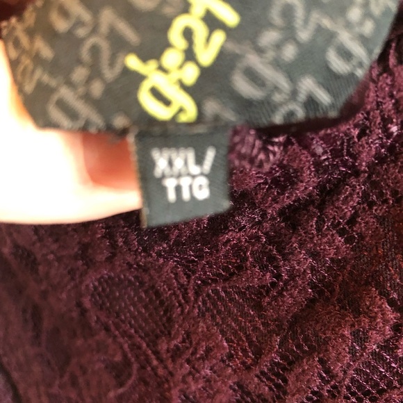 G21 - xxl burgundy lace sleeveless top/ blouse- can be worn with leggings- used - Picture 3 of 7